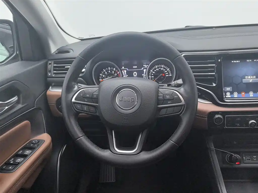 JEEP GRAND COMMANDER