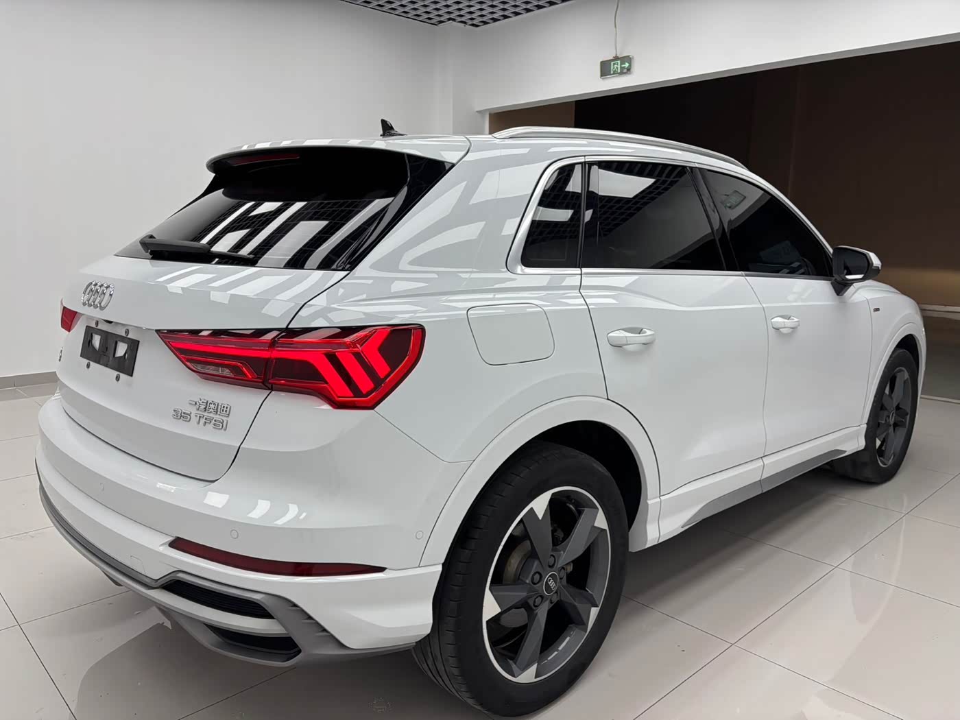 Audi Q3 1.4 л 2022 г. Белый, пробег 37000 км