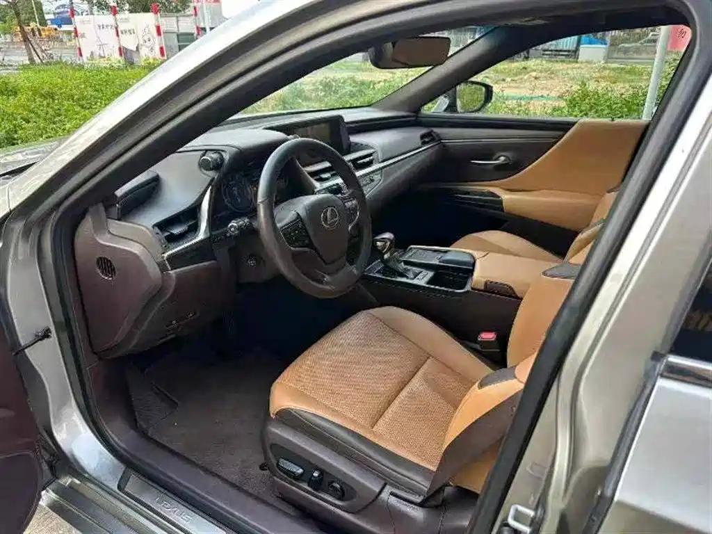 Lexus ES 2018 200 V