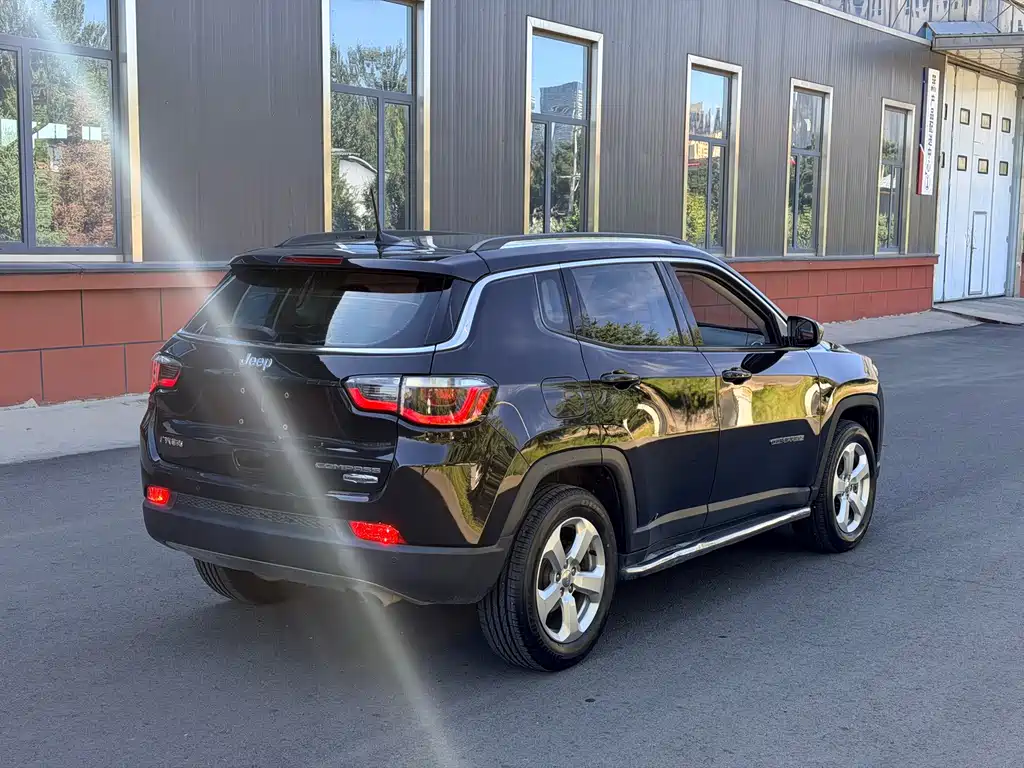 Jeep Compass — миниатюра 5