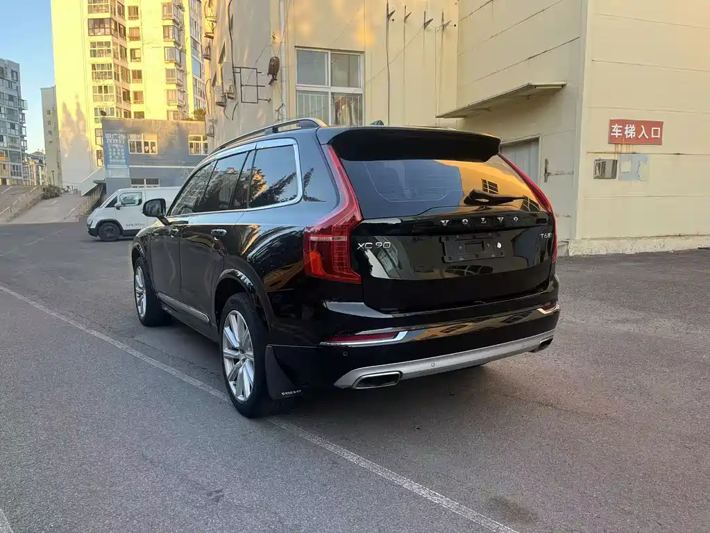 Volvo XC90 — миниатюра 7