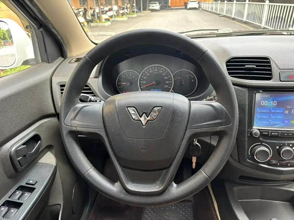 Wuling Hongguang — миниатюра 9