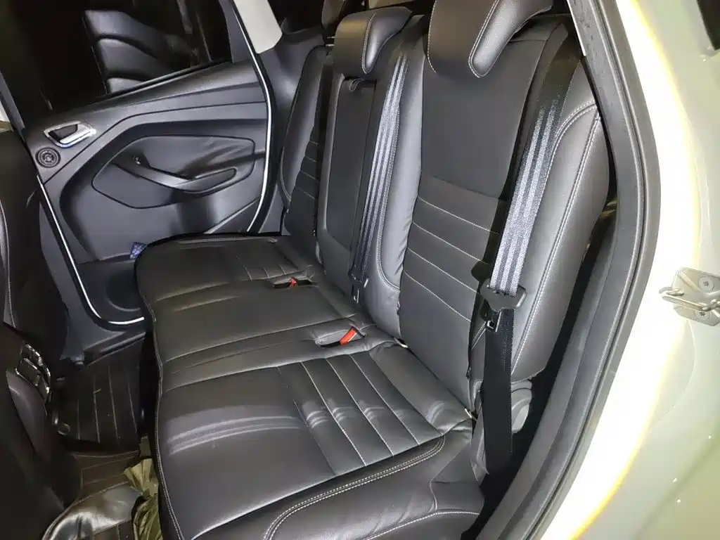 Ford Kuga — миниатюра 18