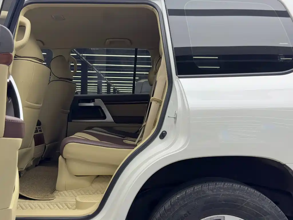 Toyota Land Cruiser — миниатюра 9