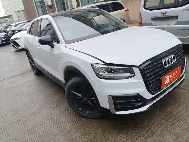audi q2l