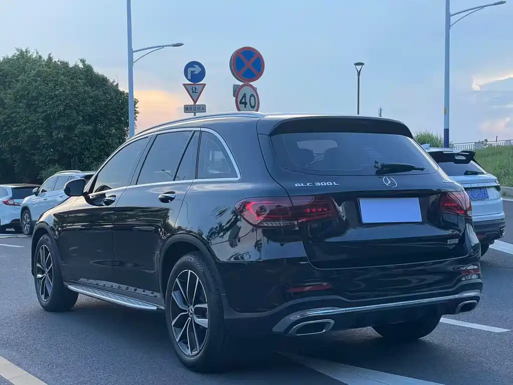 Mercedes-Benz GLC — миниатюра 16