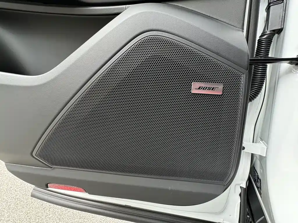 Porsche Cayenne — миниатюра 18