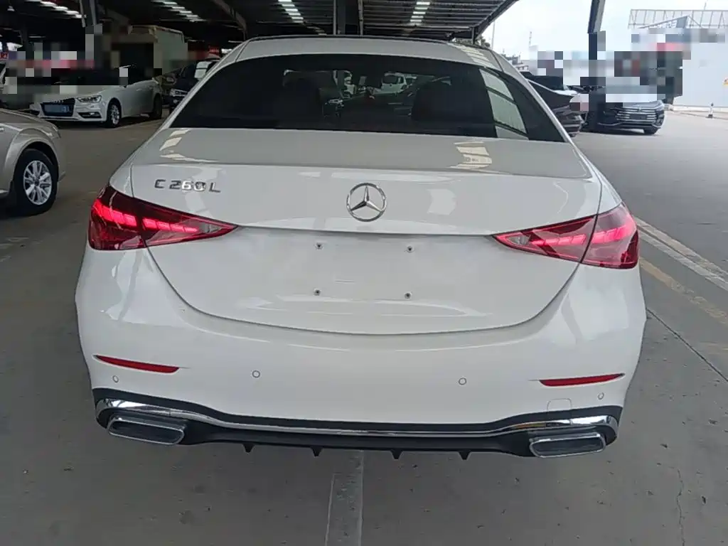 Mercedes-Benz C-Class — миниатюра 6
