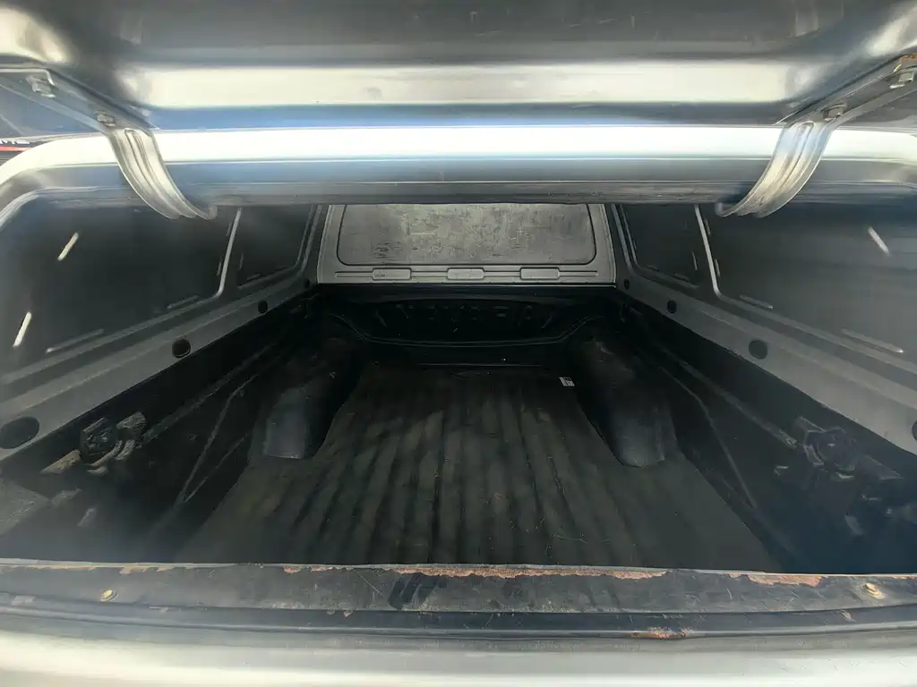 Nissan Navara — миниатюра 7