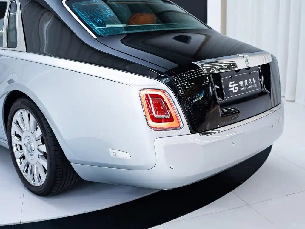 Rolls-Royce Phantom — миниатюра 25