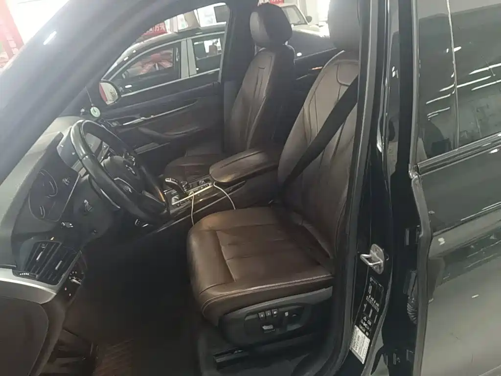 BMW X5 (Import) — миниатюра 15