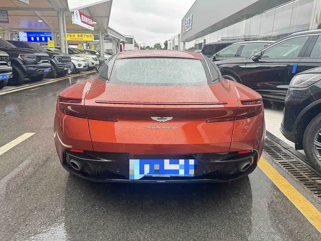 Aston Martin DB11 — миниатюра 3