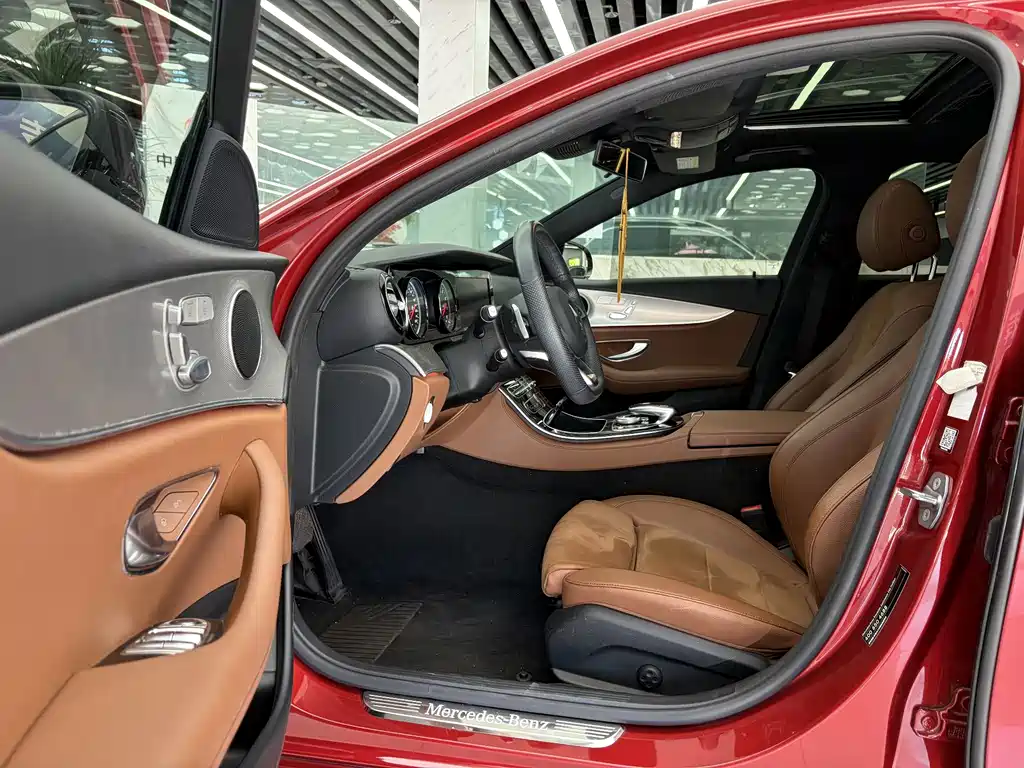 Mercedes-Benz E-Class — миниатюра 3