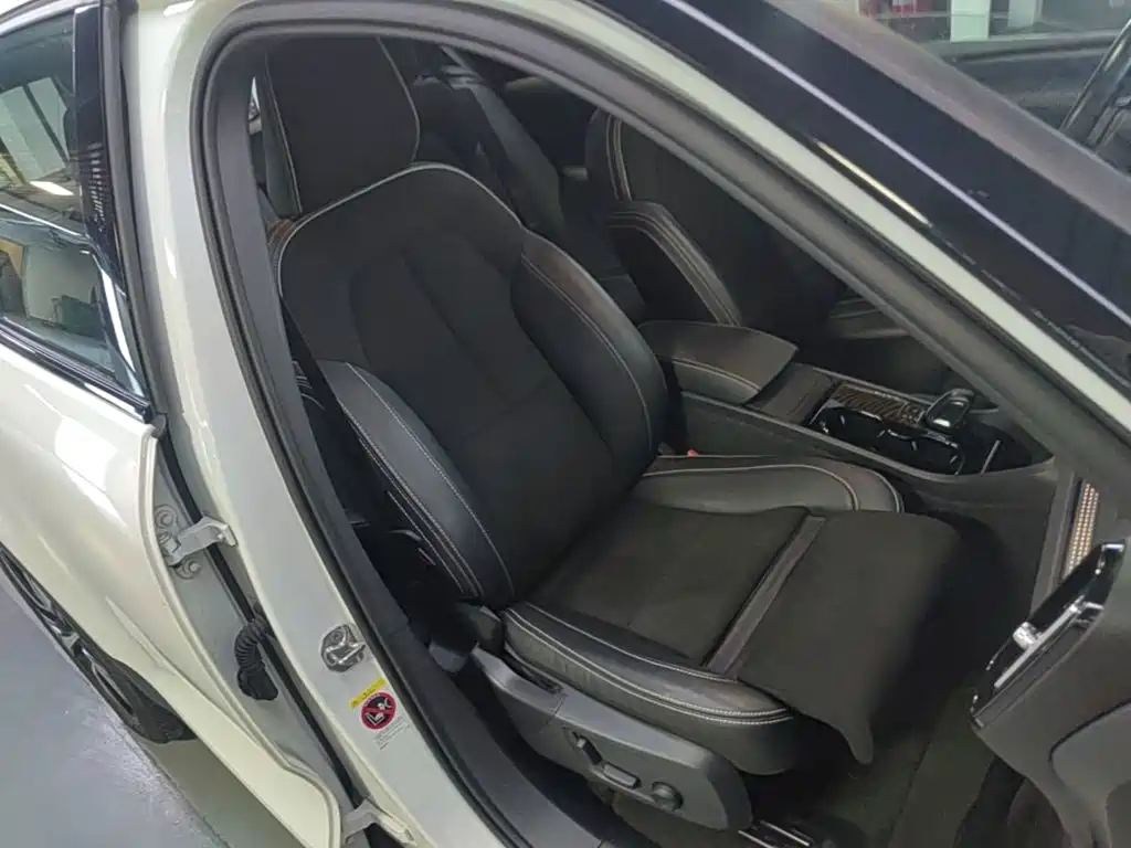 Volvo XC40 NEV — миниатюра 25