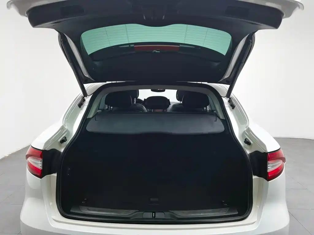 Maserati Levante — миниатюра 5