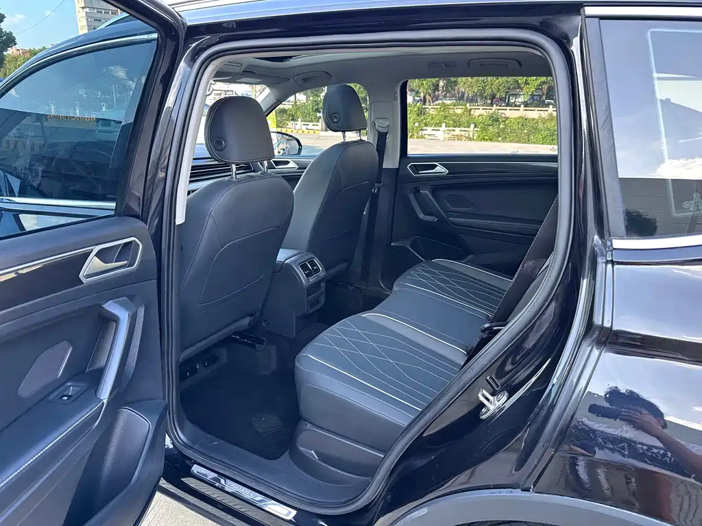Volkswagen Tiguan L — миниатюра 5