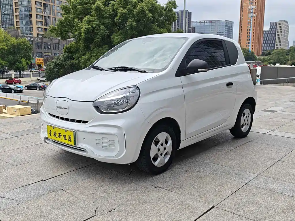Roewe Clever 2021 302km