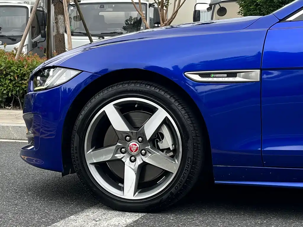 Jaguar XE — миниатюра 8