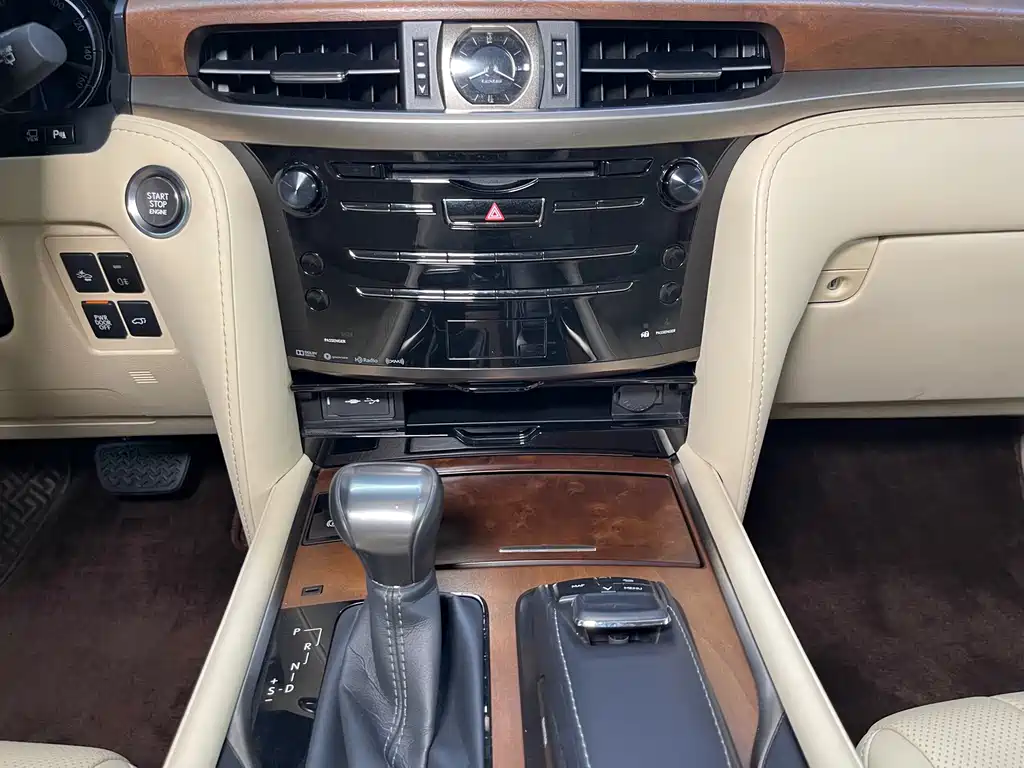 Lexus LX — миниатюра 15