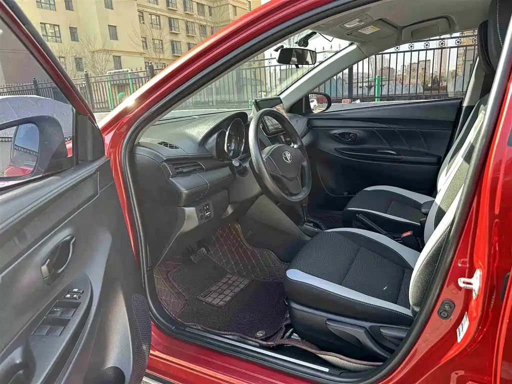 TOYOTA YARIS L ZHIXUAN