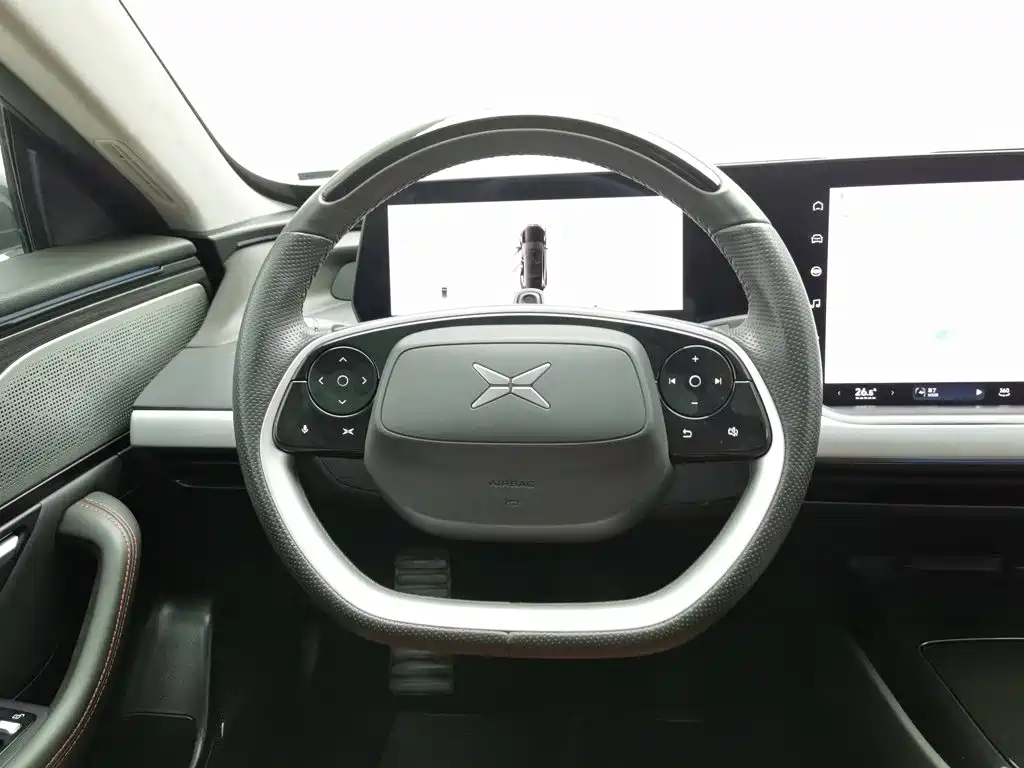 XPeng P7 — миниатюра 11