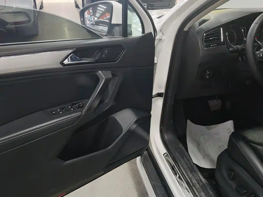 Volkswagen Tiguan L — миниатюра 7