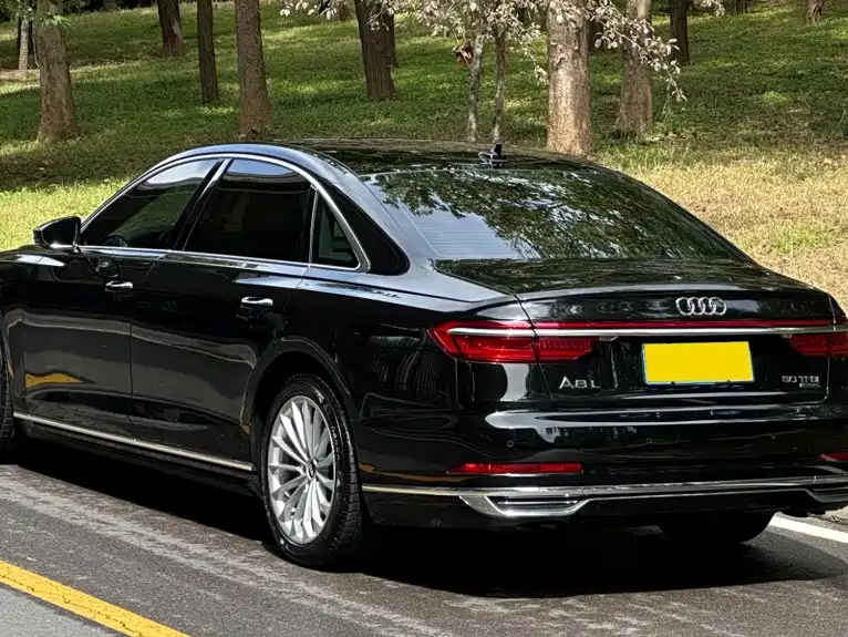 Audi A8 — миниатюра 3
