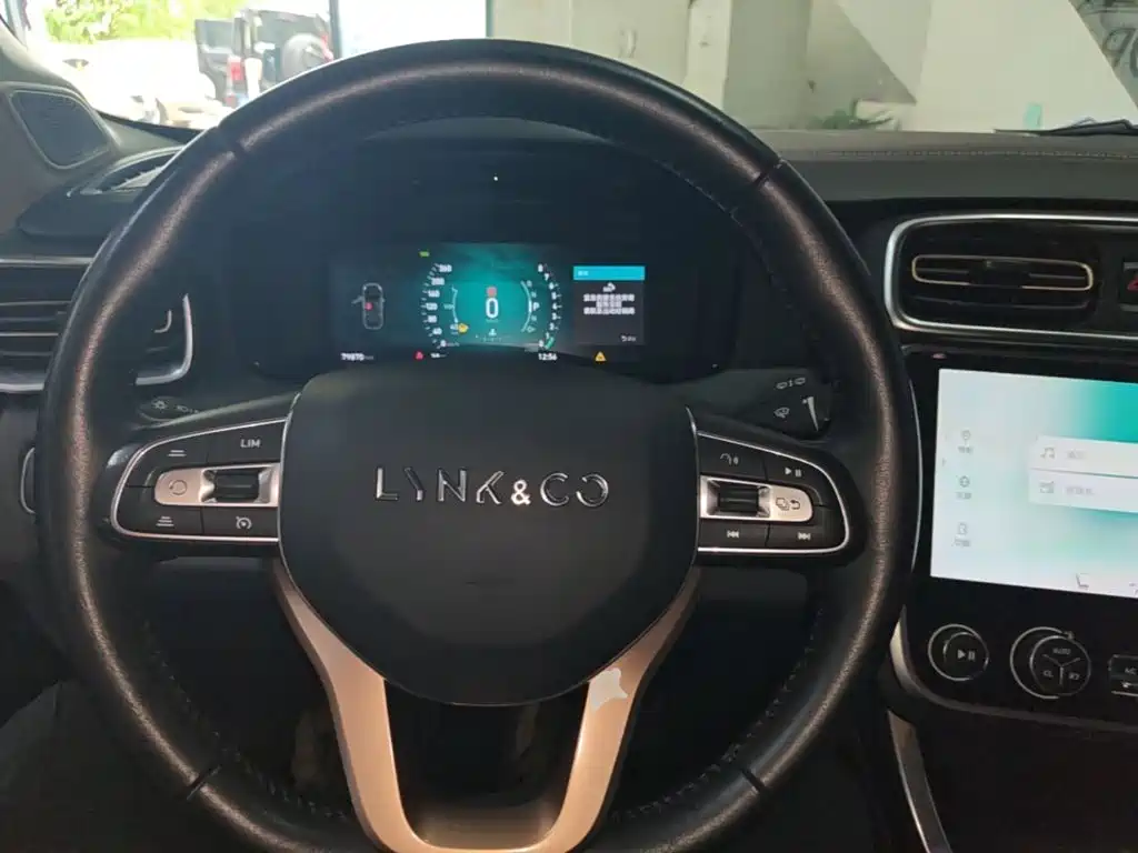 Lynk & Co 01 — миниатюра 11