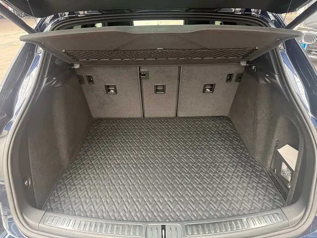Porsche Macan — миниатюра 19