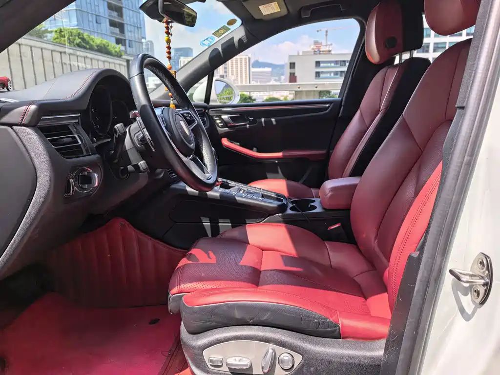 Porsche Macan — миниатюра 6