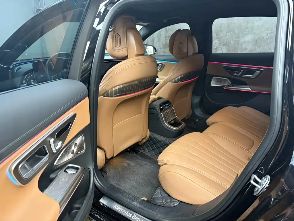 Mercedes-Benz E-Class — миниатюра 6