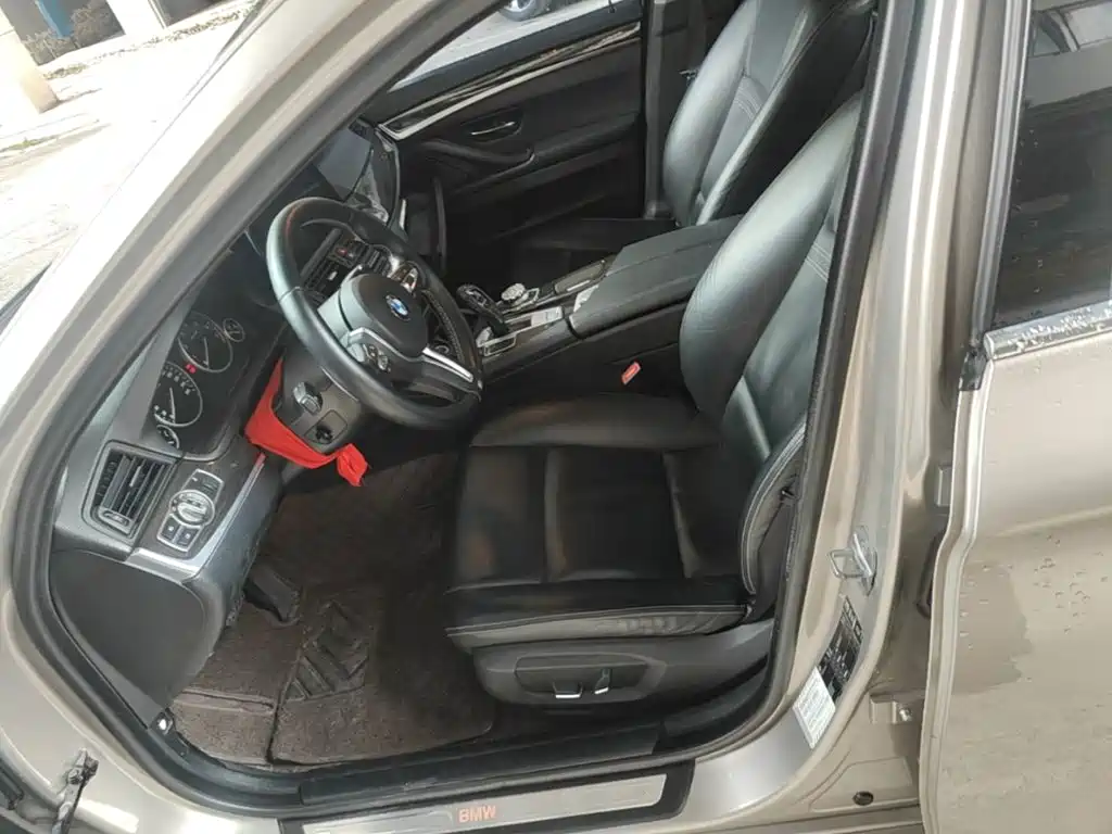 BMW 5 Series — миниатюра 15