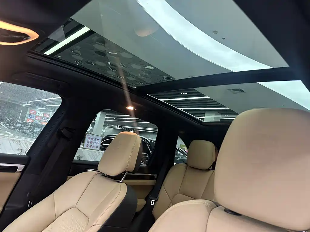 Porsche Cayenne — миниатюра 12