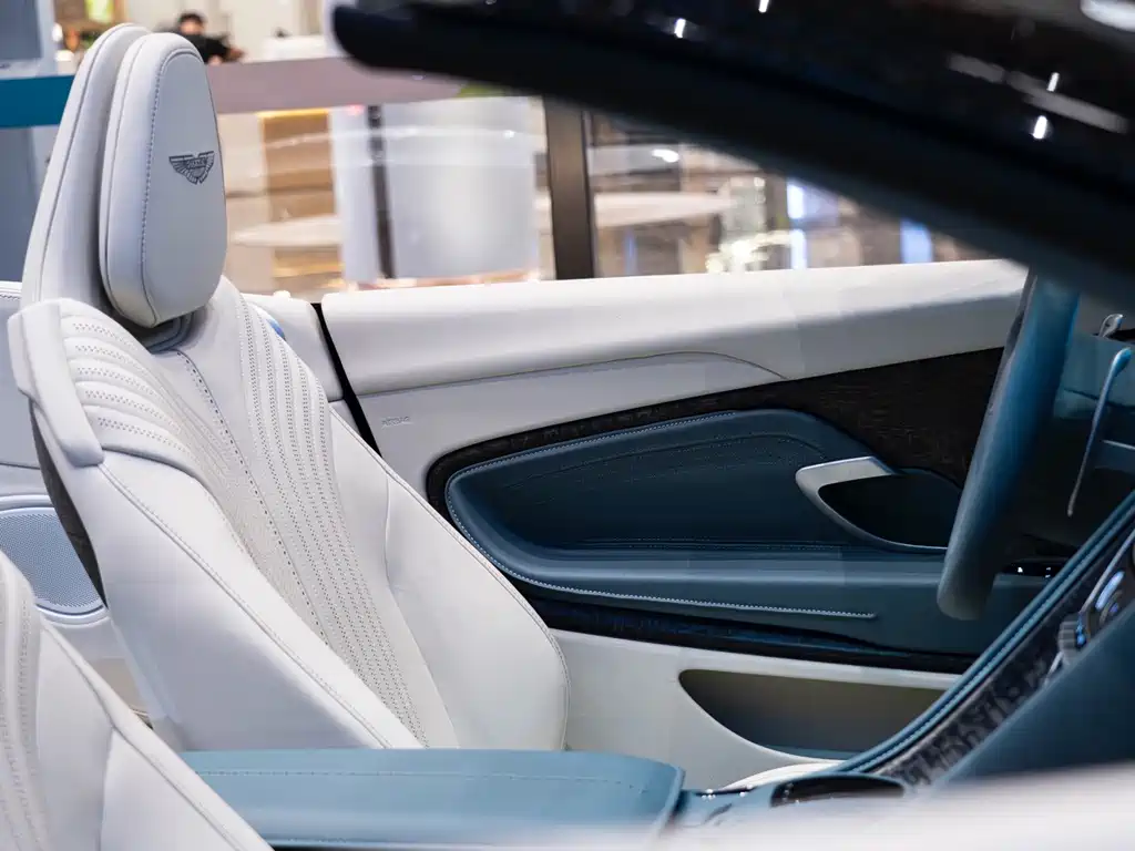 Aston Martin DB11 4.0T V8 Volante, фото 25