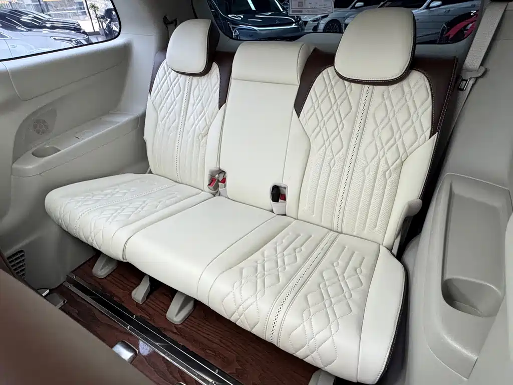 Buick GL8 — миниатюра 9