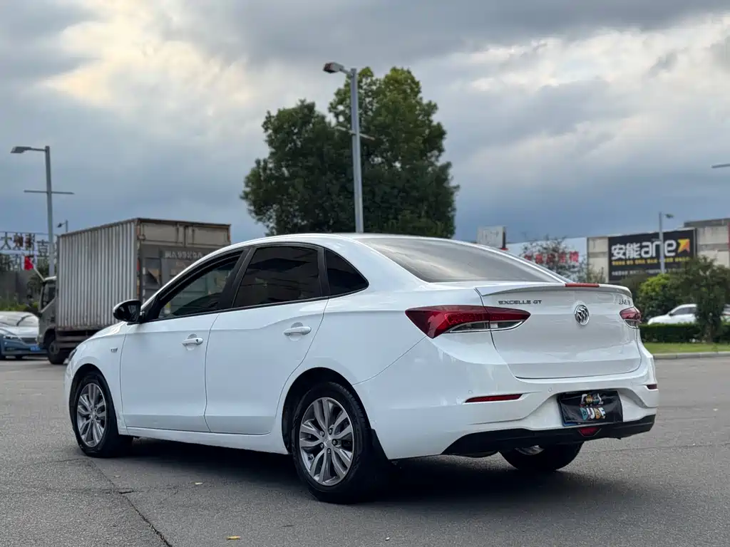 Buick Excelle — миниатюра 6