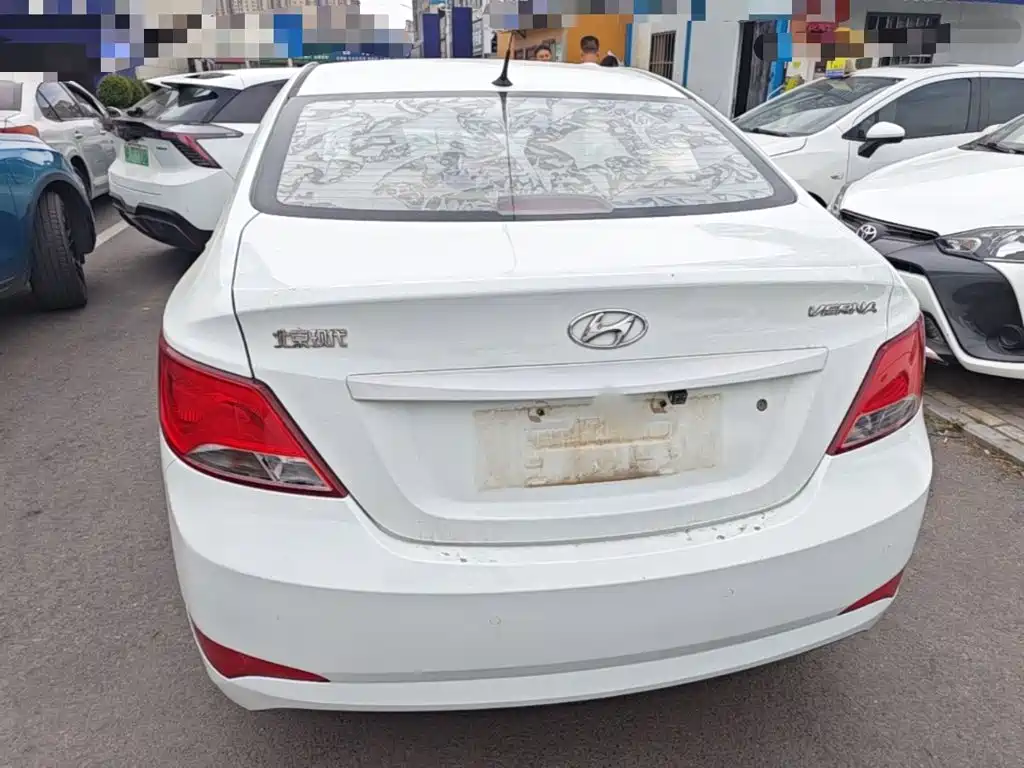 Hyundai Verna — миниатюра 6