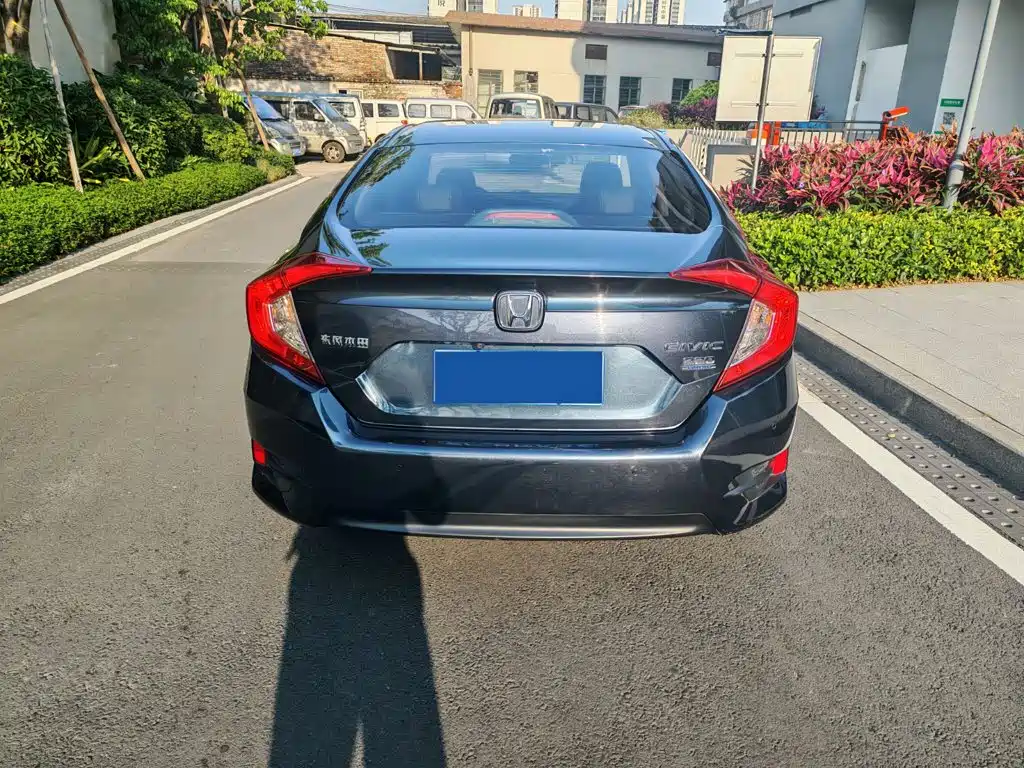 Honda Civic — миниатюра 8