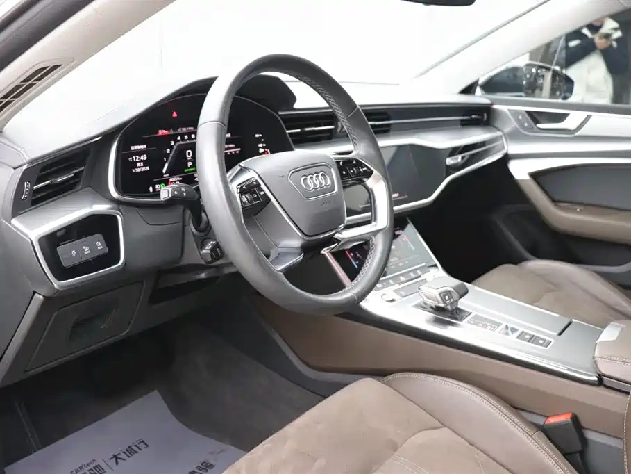 AUDI A7L
