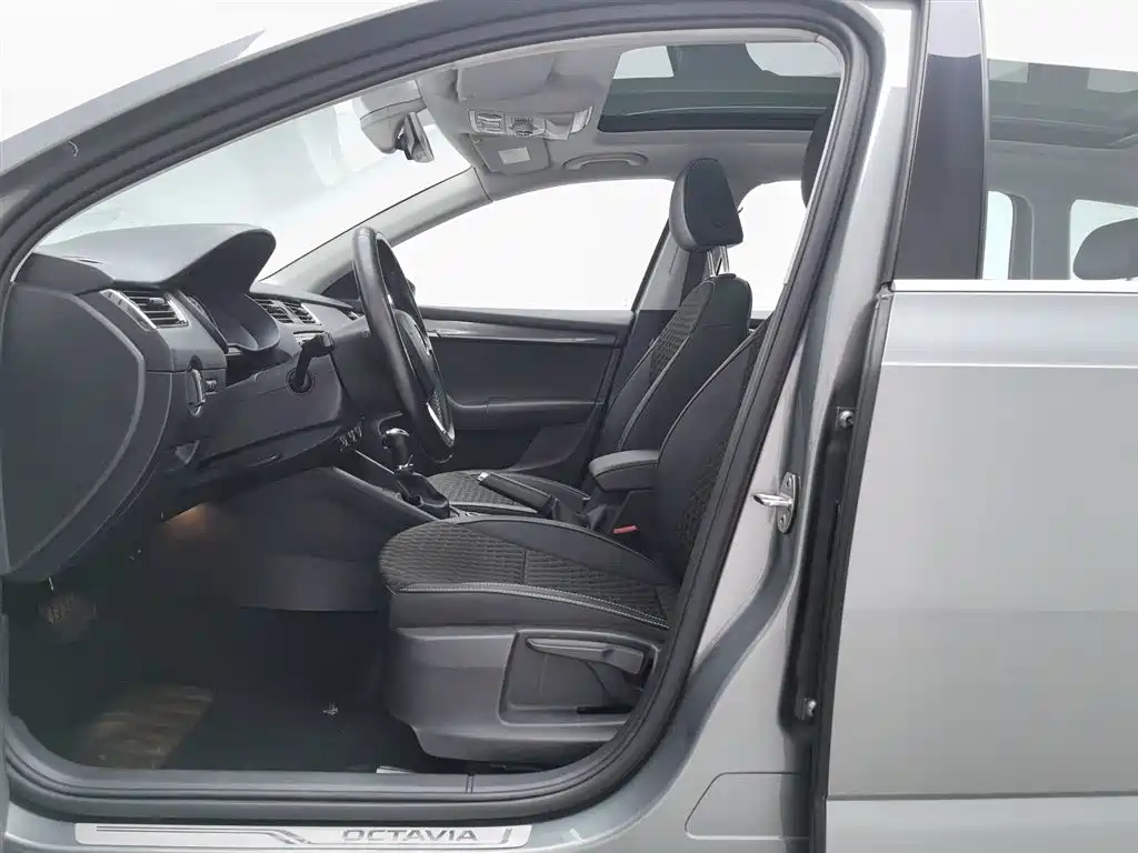 Skoda Octavia 2018 TSI230 DSG Luxury