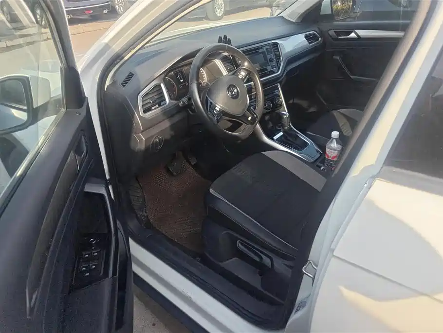 VOLKSWAGEN T ROC EXPLORING SONGS