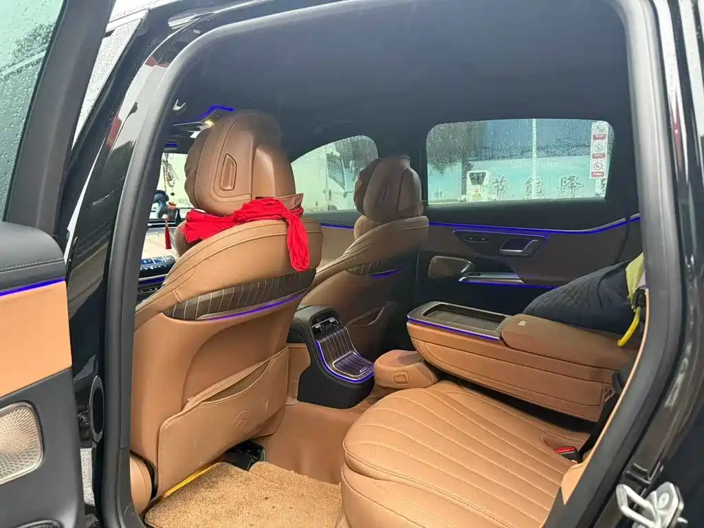 Mercedes-Benz E-Class — миниатюра 8