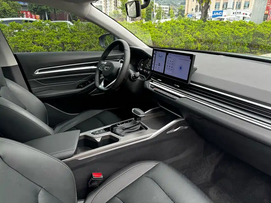 Geely Emgrand — миниатюра 11