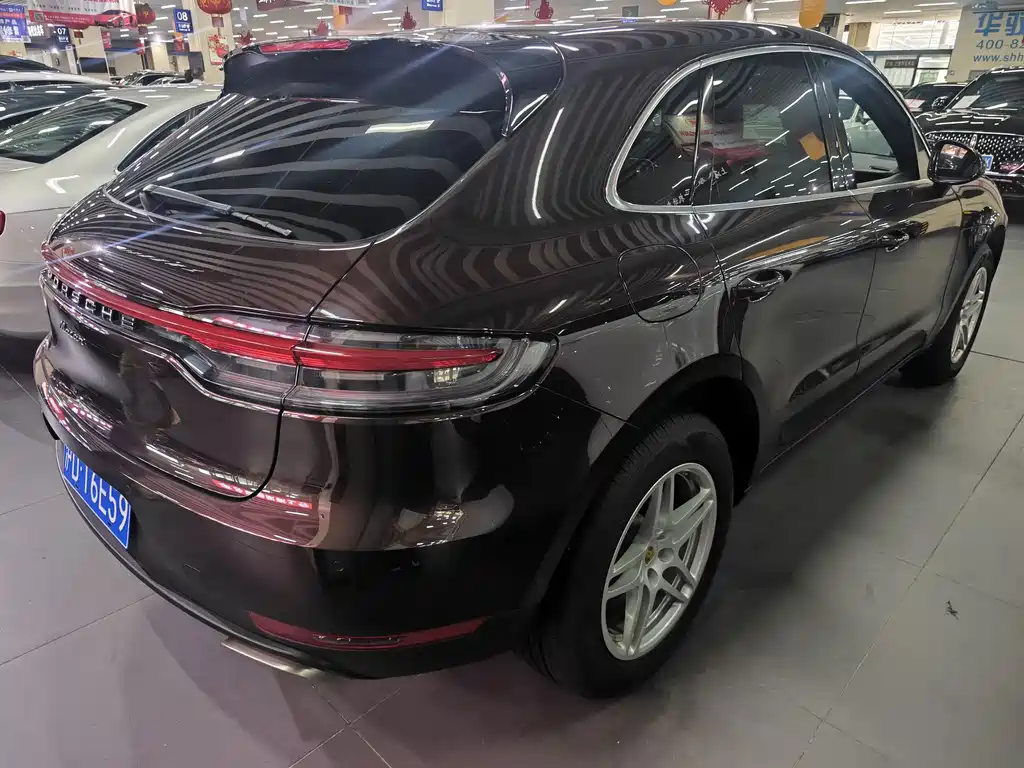 Porsche Macan — миниатюра 4