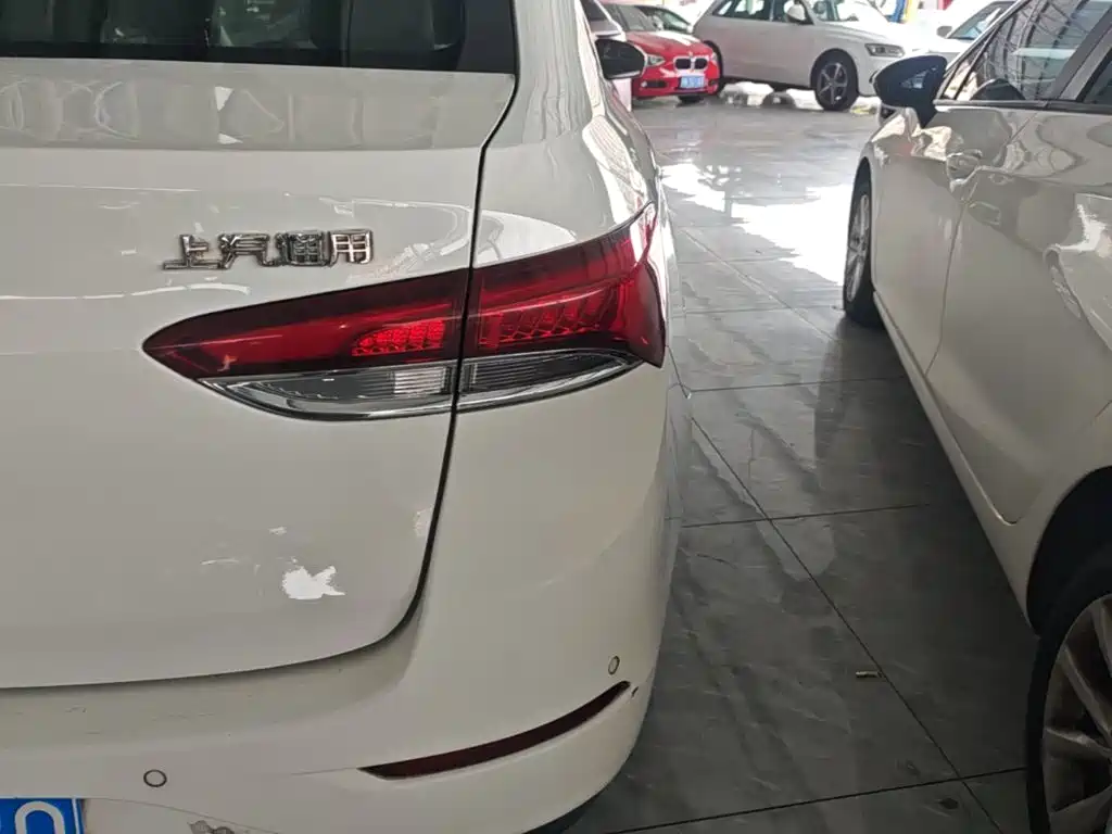Buick Excelle — миниатюра 8