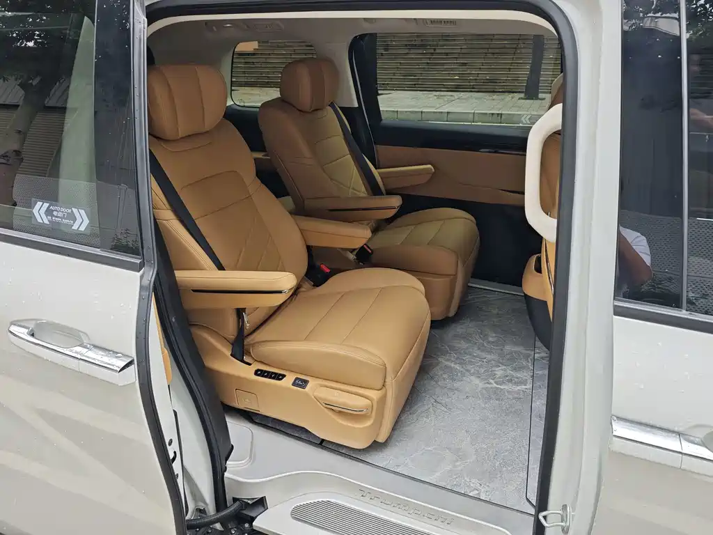 GAC Motor Trumpchi E8 PHEV — миниатюра 24