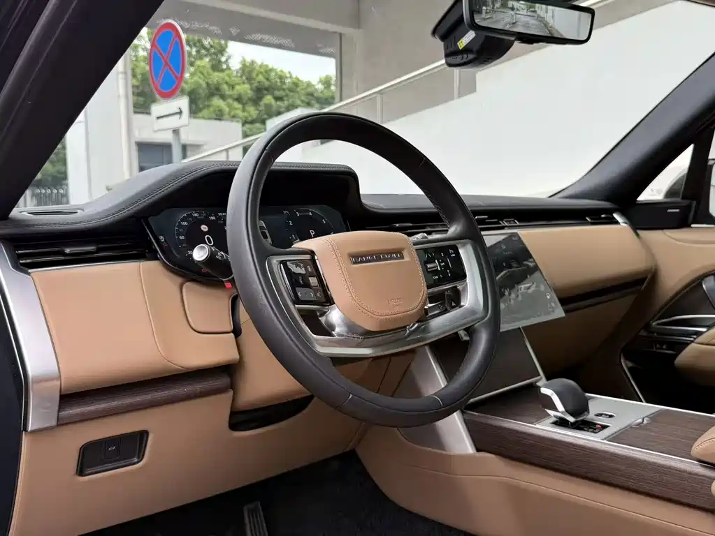 Land Rover Range Rover — миниатюра 6