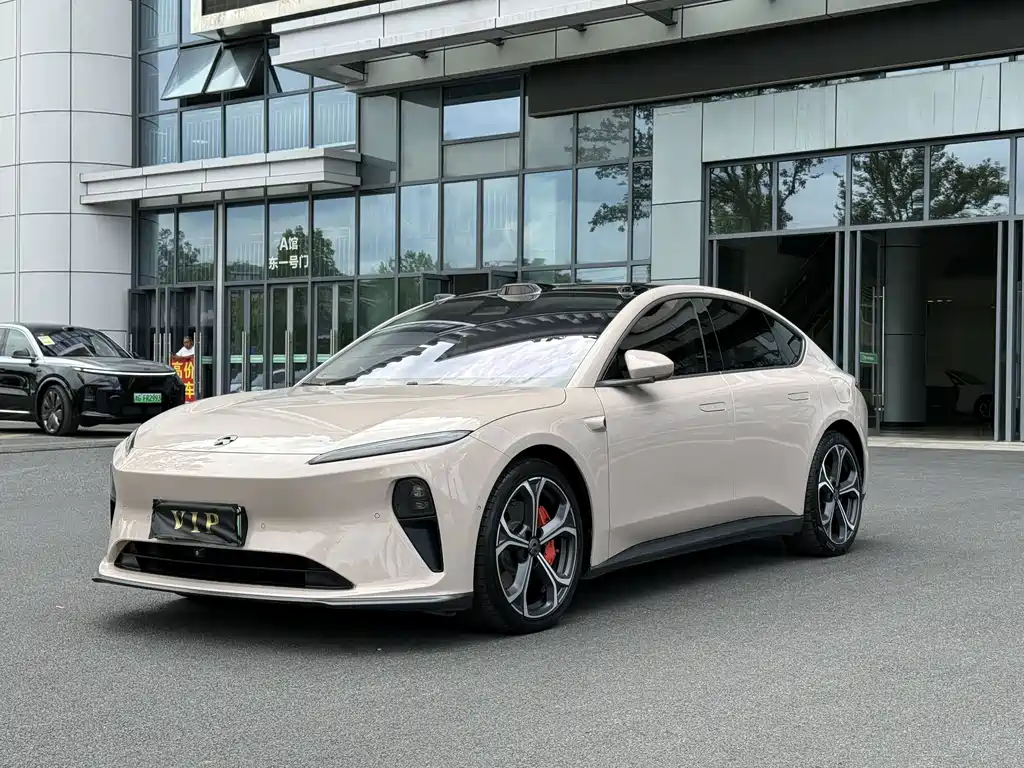 NIO ET5