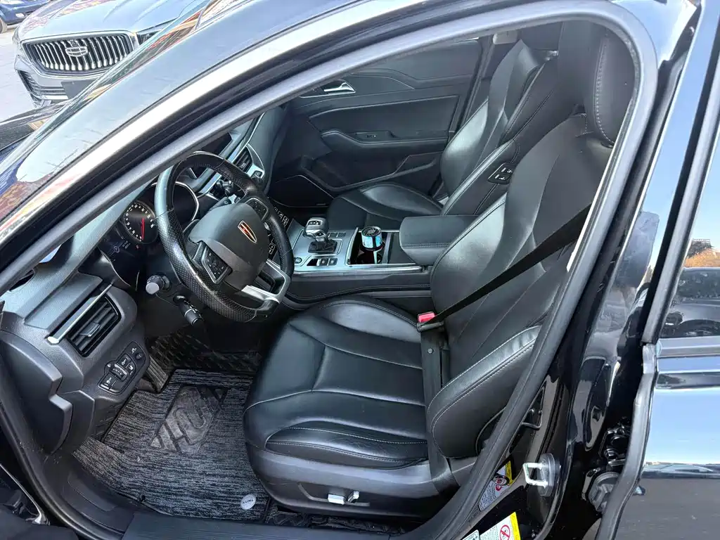 Hongqi Hongqi H5 — миниатюра 4