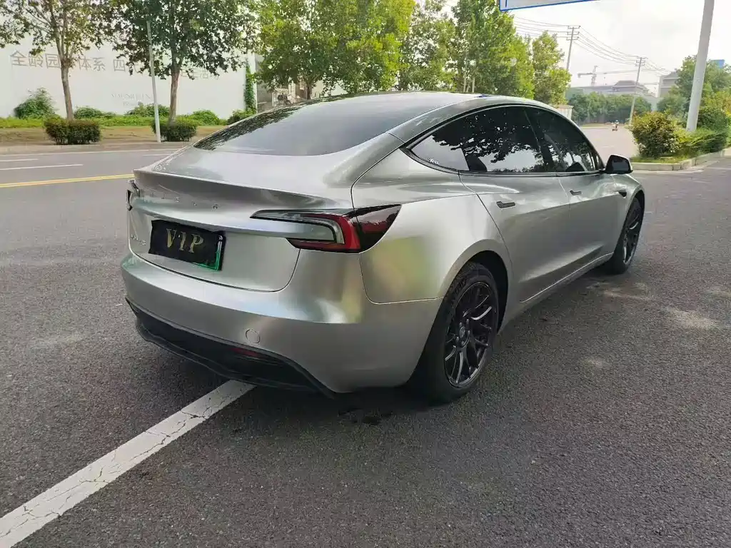 Tesla Model 3 — миниатюра 9